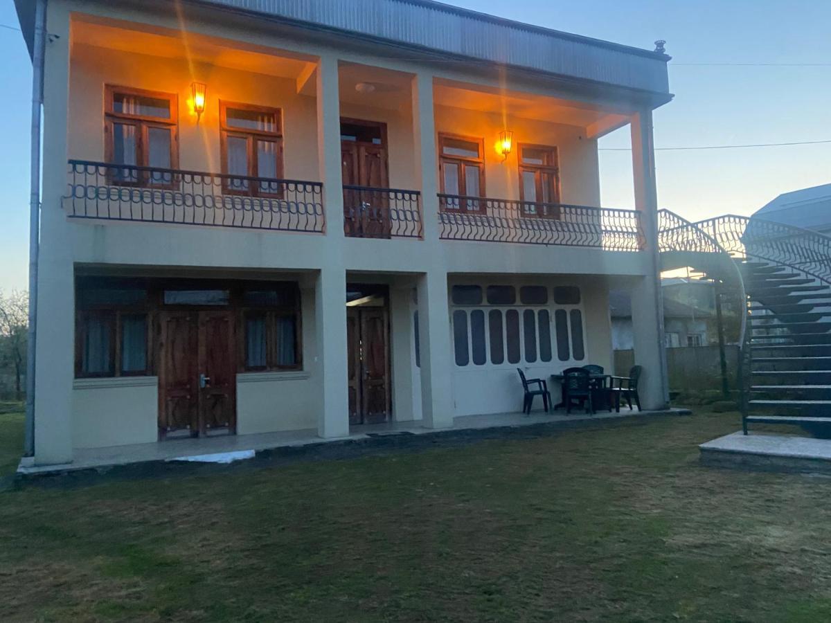 Luka Family Guest House Batumi Exterior photo