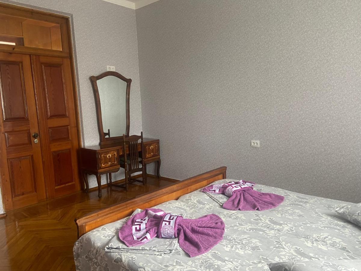 Luka Family Guest House Batumi Exterior photo